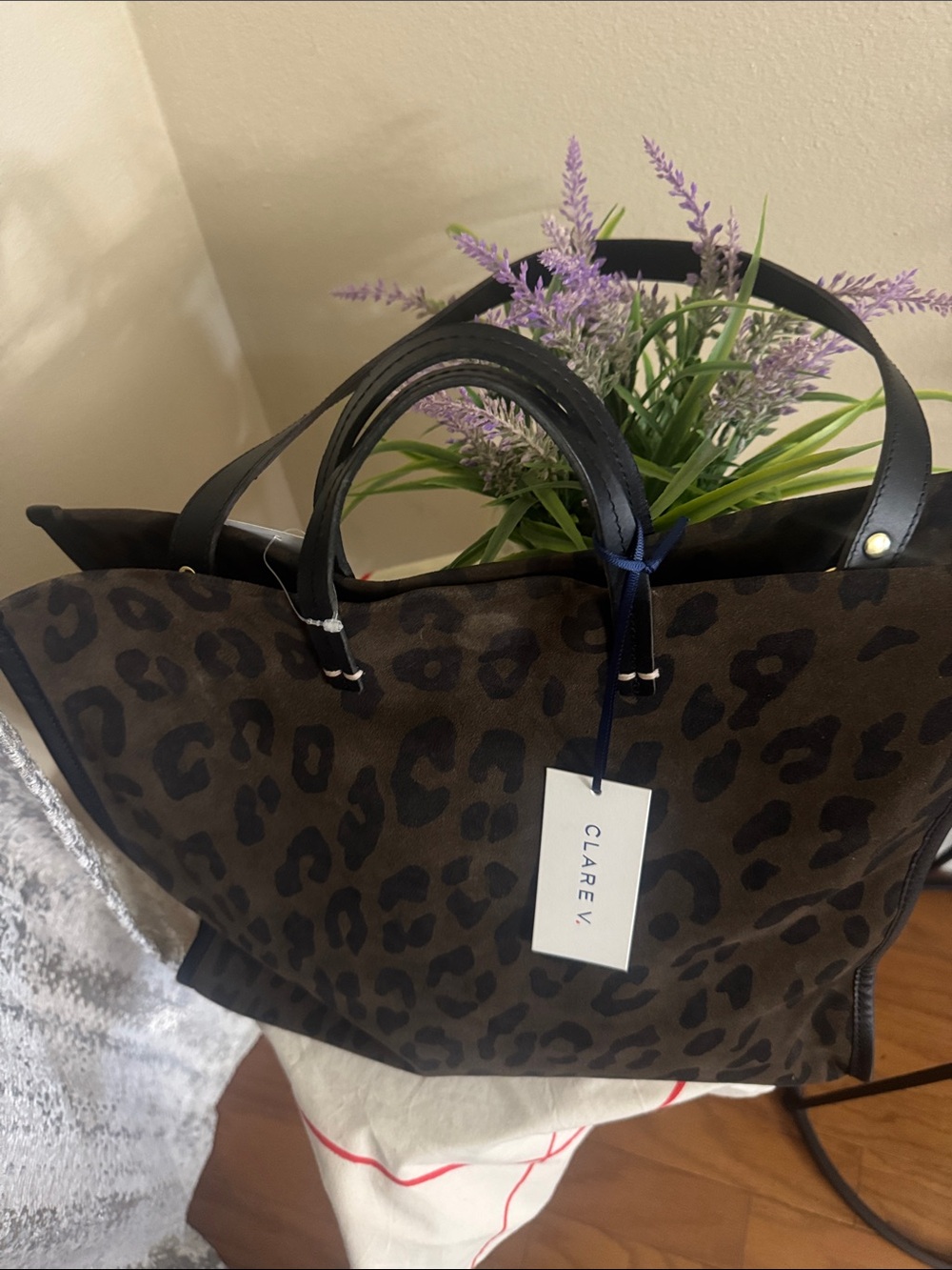 Clare .V Simple Suede Tote
Clare V.
Sold Out - Picture 13 of 16